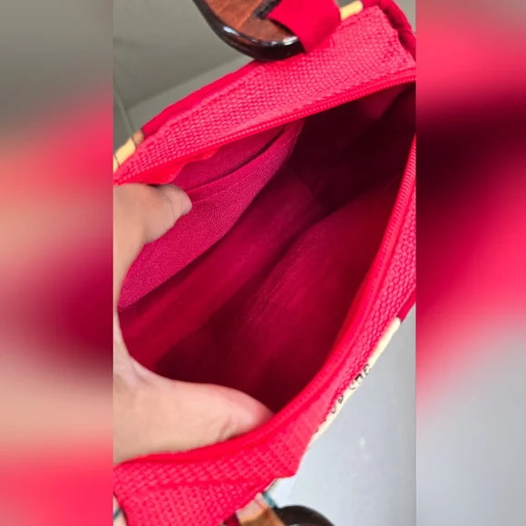 Sydney Short Postcard Colorful Hawaiian Handbag with Wooden Handles - Picture 12 of 15